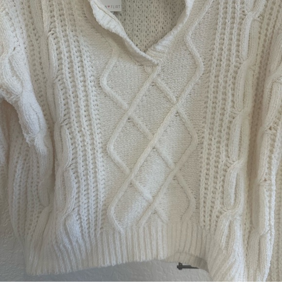Cropped Ultra Flirt White V-Neck Cable Knit Sweater Size S - Picture 5 of 9